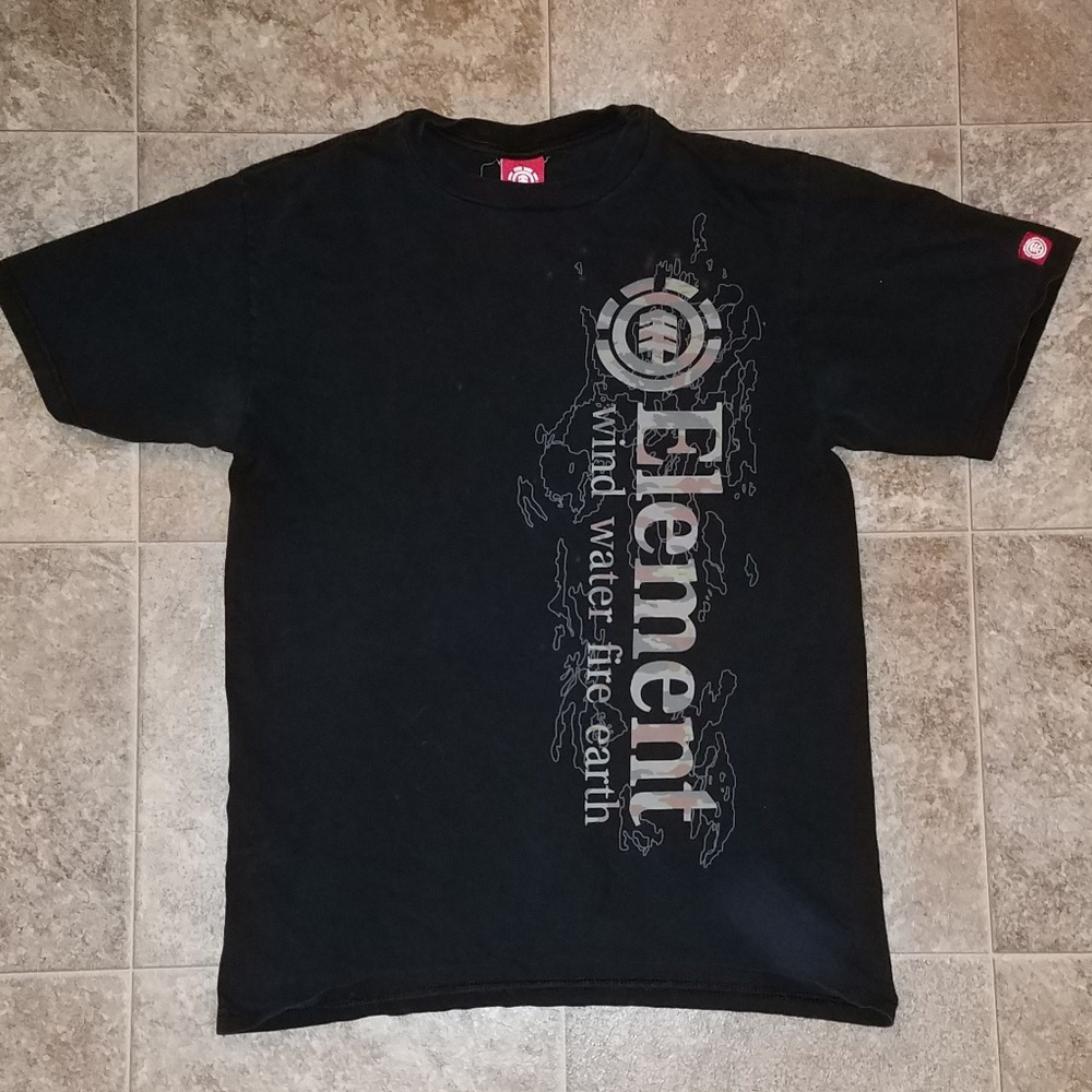 Black Element tee